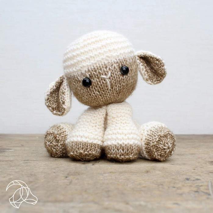 Lore Lamb- Knitting Kit