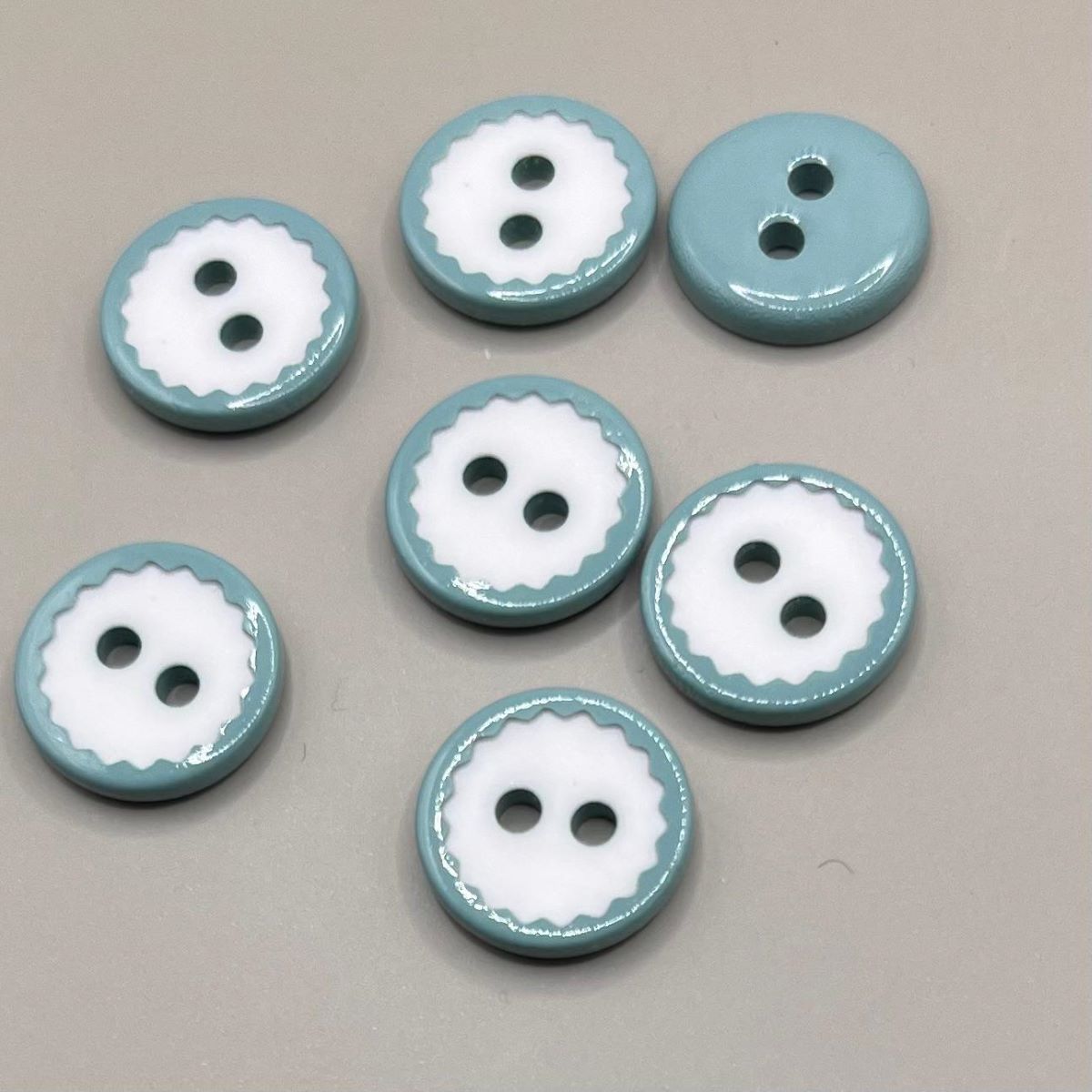 12mm — Turquoise And White