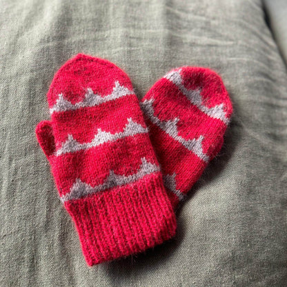 Robinia Mittens by Anne Ventzel