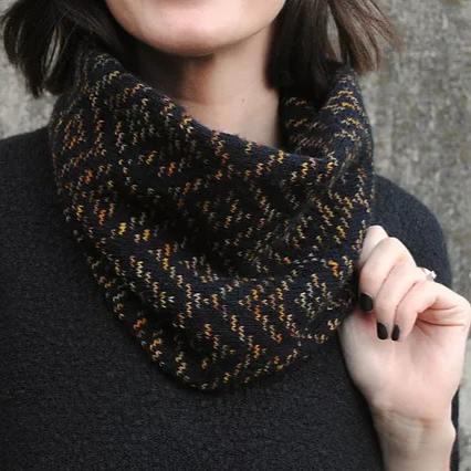 Ola's Tundra Cowl Kit by Rachel Islley